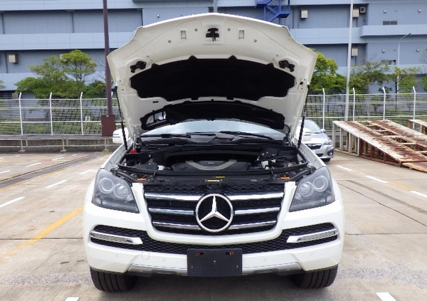 Mercedes-Benz GL cena 129900 przebieg: 66900, rok produkcji 2012 z Piaseczno małe 742
